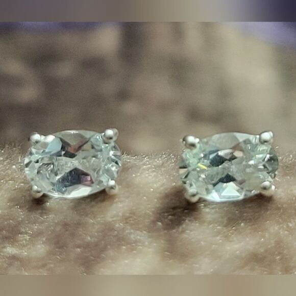 Brazilian Goshenite Solitare Stud Earrings in Sterling Silver - Picture 2 of 14